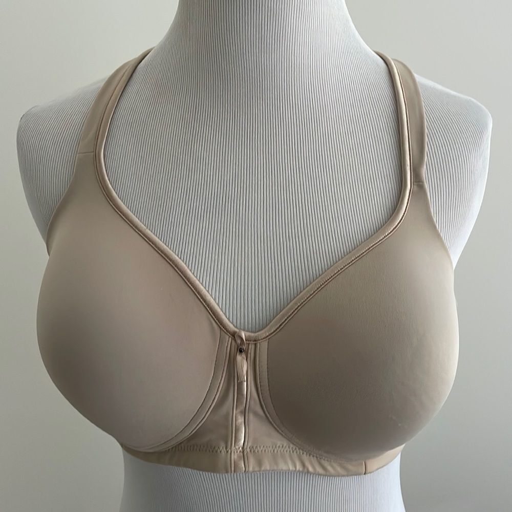 Tan vanity fair lightly padded bra adjustable straps and can crisscross 38C